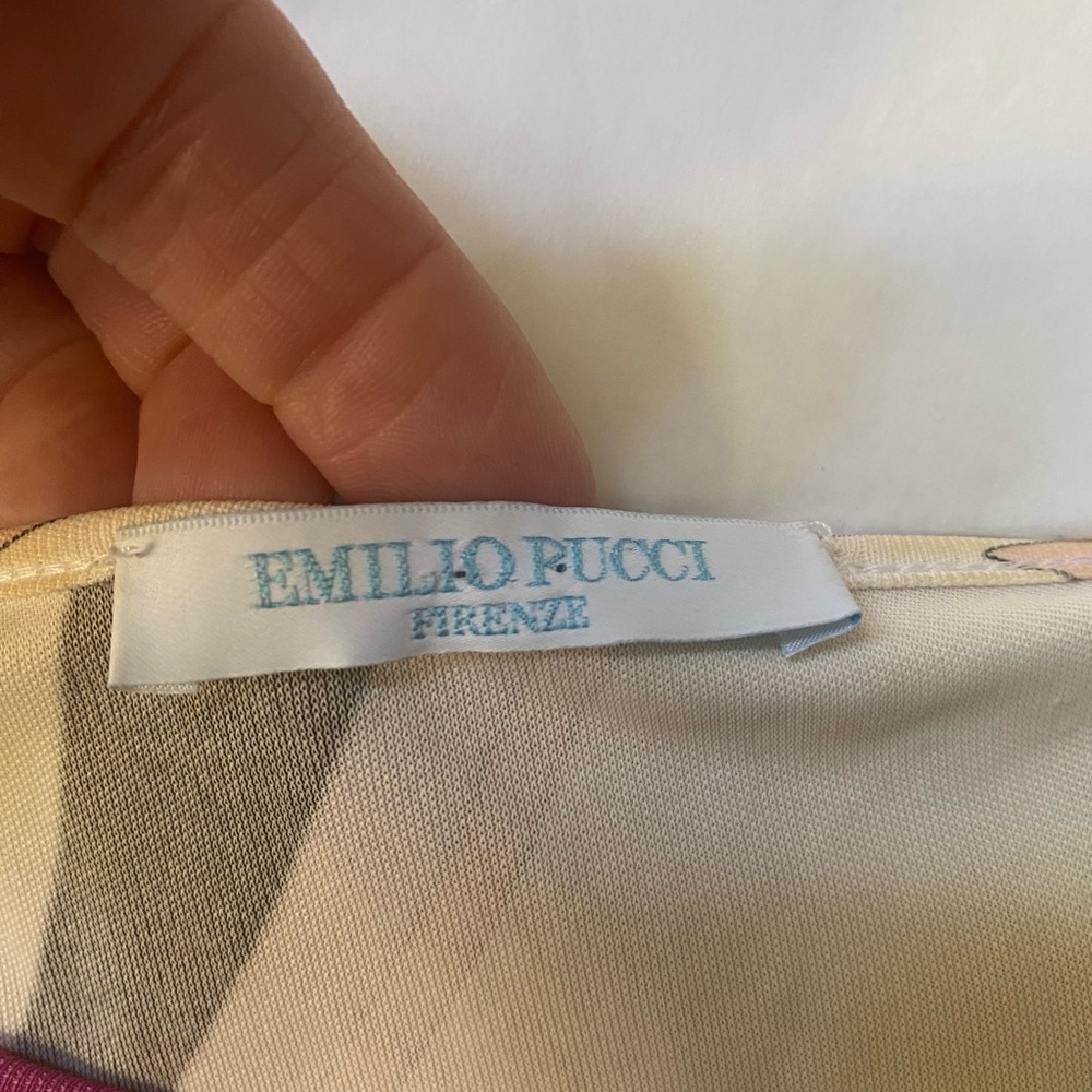 Emilio Pucci top. Light weight soft spring top.